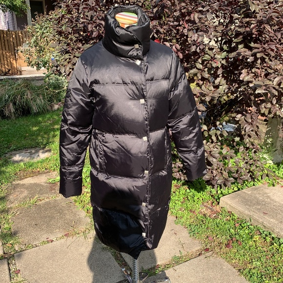 Dakini Black Puffer - Picture 1 of 4